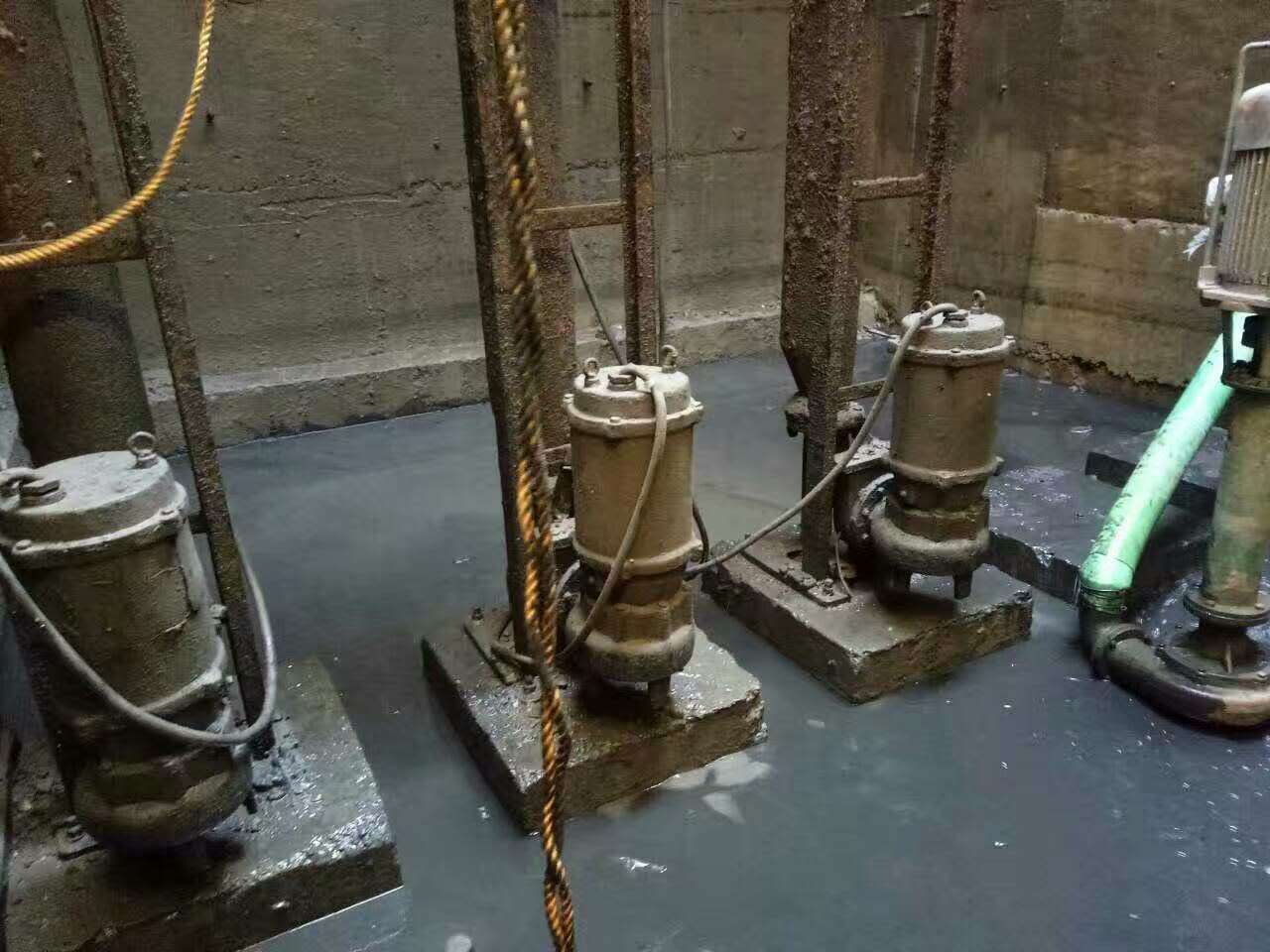 兴安污水池清理